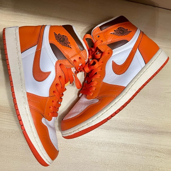 Nike Air Jordan 1 Retro Women's Sneakers in Orange and White - Picture 3 of 8